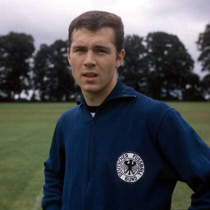 Franz Beckenbauer (BR Deutschland) Fußball WM Herren DEUTSCHSPRACHIGE SPORTZEITSCHRIFTEN UND -ZEITUNGEN NUR NACH RÜCKSPRACHE, Weltmeisterschaft 1966 Porträt