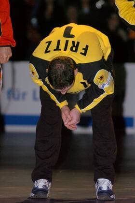 Darf ich vorstellen: Fritz, Henning Fritz, Nummer 1 der deutschen Nationalmannschaft Handball Länderspiel Herren Länderspiel 2004, Test, Testspiel, Nationalmannschaft, Nationalteam, Nationaltrikot, Vdig, Einzelbild Hannover