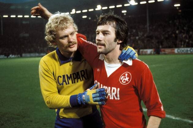 Torwart Ronnie Hellström (li.) und Jürgen Groh (beide Lautern) - Schlußjubel Fußball 1. BL Herren DEUTSCHSPRACHIGE SPORTZEITSCHRIFTEN UND -ZEITUNGEN NUR NACH RÜCKSPRACHE, Saison 1978 1979 Gruppe Kaiserslautern Freude,