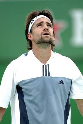 Nicolas Kiefer (Deutschland) hofft auf Beistand von oben.... Tennis Herren Australian Open 2004, Grand Slam, ATP-Tour, Einzelbild Melbourne Nachdenklichkeit,