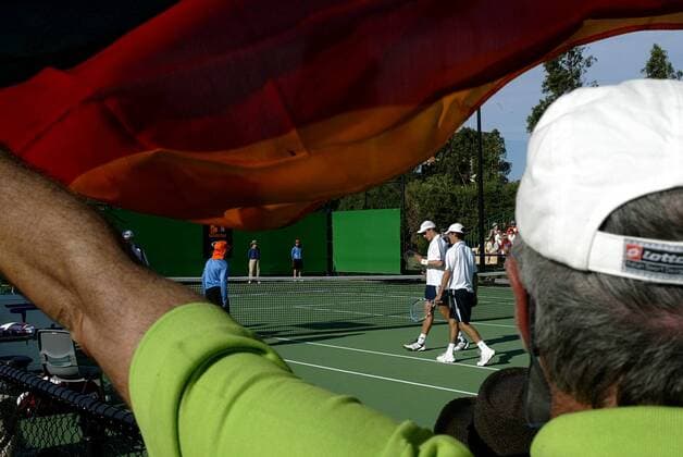 Deutschland-Fan kann seine Spieler bei den Australian Open nur noch im Doppel begleiten Tennis Herren Australian Open 2004, Grand Slam, ATP-Tour, Vdig Gruppe Melbourne