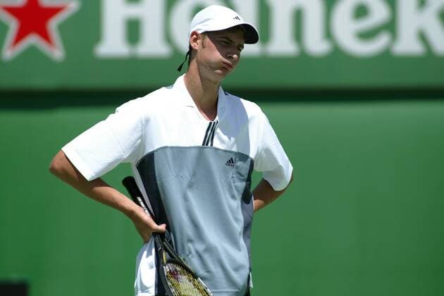 Florian Mayer (Deutschland) enttäuscht Tennis Herren Australian Open 2004, Grand Slam, ATP-Tour, Einzelbild Melbourne Enttäuschung,