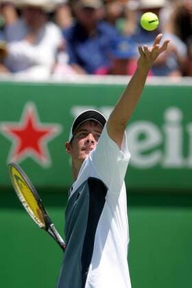 Florian Mayer (Deutschland) - Aufschlag Tennis Herren Australian Open 2004, Grand Slam, ATP-Tour, Einzelbild Melbourne