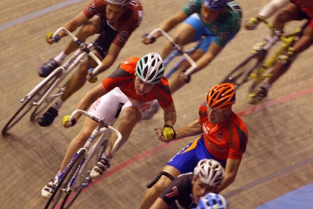 Guido Fulst (li.) und Robert Bartko (beide Deutschland) - Wechsel Radsport Herren 93. Berliner 6-Tage-Rennen 2004, Sechstagerennen, Sechstage, Sechs, Sixdays, six days, Vdig Gruppe Berlin