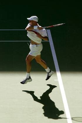 Andre Agassi (USA) - Vorhand Tennis Herren Australian Open 2004, Grand Slam, ATP-Tour, Hartplatz, Hardcourt, Hartplatztennis, Hartplatzturnier Einzelbild Melbourne Dynamik,