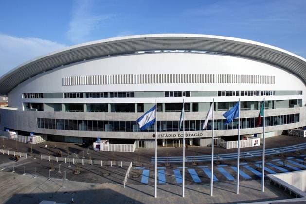 Eingangsbereich des neuen Dragao-Stadions, Heimspielstätte des FC Porto und Austragungsort der Europameisterschaft 2004 in Portugal Fußball EM Herren Vorschau Europameisterschaft 2004, Superliga, 1. Portugiesische Liga, Euro Totale Estadio do Dragao Porto