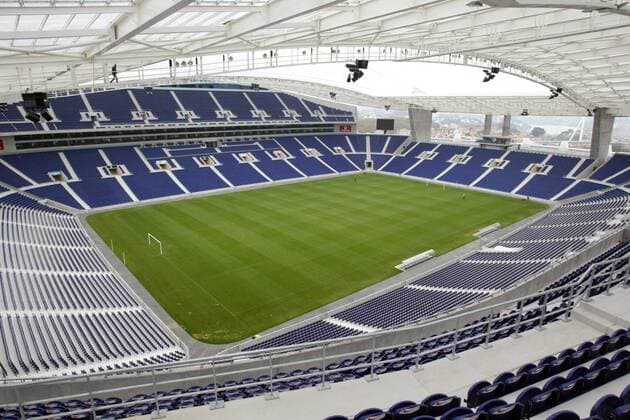 Fußball, Stadiongeschichte FC Porto Das neue Dragao-Stadion des FC Porto ist Austragungsort der Europameisterschaft 2004 in Portugal Fußball EM Herren Vorschau Europameisterschaft 2004, Superliga, 1. Portugiesische Liga, Euro Totale Estadio do Dragao Porto