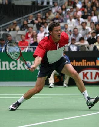 Marat Safin (Rußland) - Vorhandvolley Tennis Herren Australian Open 2004, Grand Slam, ATP-Tour, Hartplatz, Hardcourt, Hartplatztennis, Hartplatzturnier, Einzelbild Melbourne