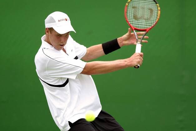 Julian Reister (Deutschland) - Rückhand Tennis Herren Australian Open 2004, Grand Slam, ATP-Tour, Junioren, Jugend, Nachwuchs Einzelbild Melbourne Dynamik,