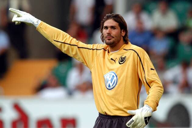 Torwart Simon Jentzsch (Wolfsburg) gibt Anweisungen Fußball 1. BL Herren Saison 2003 2004, VfL Wolfsburg, Vdig Einzelbild Wolfsburg