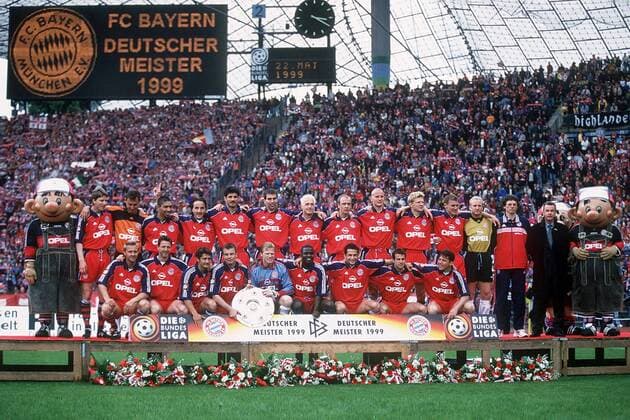 Deutscher Meister 1999 Bayern hinten v.li.: Tarnat, Torwart Dreher, Elber, Jeremies, Daei, Babbel, Strunz, Basler, Jancker, Effenberg, Zickler, Torhüter Scheuer, Co-Trainer Henke, Trainer Hitzfeld; vorn: Fink, Linke, Lizarazu, Helmer, Keeper Kahn, ... Fußball 1. BL Herren Saison 1998 1999, Deutsche Meisterschaft, FC Bayern München, Vdia Totale München