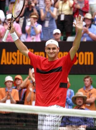 Sieger Roger Federer (Schweiz) läßt sich von seinen Anhängern feiern Tennis Herren Australian Open 2004, Grand Slam, ATP-Tour Einzelbild Melbourne Freude,