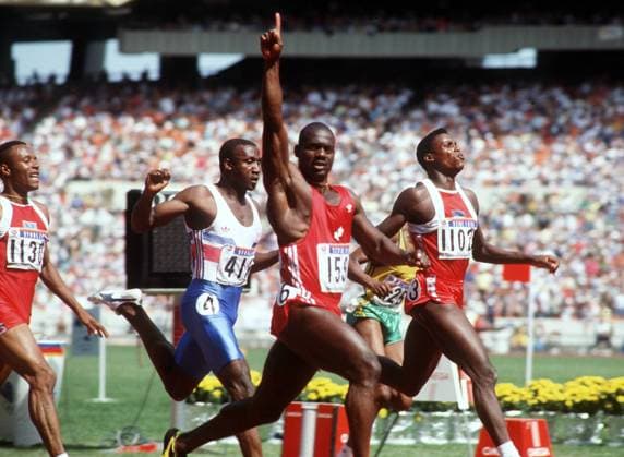 Ben Johnson (Kanada, vorn) siegt vor Carl Lewis (USA, re.) und Linford Christie (Großbritannien, Mitte) Leichtathletik OS Sommer Herren Olympische Sommerspiele 1988, Olympia, Olympiade, Spiele Gruppe Seoul Dynamik, Freude,
