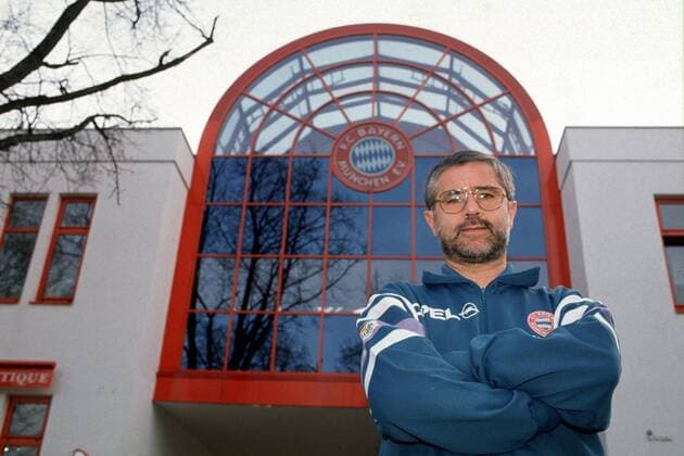 Co-Trainer Gerd Müller (Bayern A-Jugend) vor dem Vereinsgelände in der Säbener Straße Fußball 1. BL Herren Saison 1994 1995, FC Bayern München, Junioren, A-Jugend, Vdia Einzelbild München