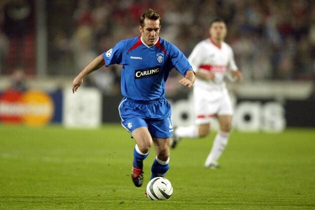 Fernando Ricksen (Glasgow Rangers) am Ball Fußball EC 1 Herren Champions League 2003 2004, Stuttgart - Glasgow Rangers 1:0 Einzelbild Stuttgart