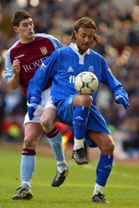 Christophe Dugarry (Birmingham, re.) gegen Gareth Barry (Aston Villa) Fußball Herren English Premier League 2003 2004, 1. Englische Liga, Aston Villa - Birmingham City 2:2 Gruppe Birmingham