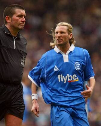 Robbie Savage (Birmingham, re.) unzufrieden mit Schiedsrichter Jeff Winter Fußball Herren English Premier League 2003 2004, 1. Englische Liga, Aston Villa Gruppe Birmingham Wut,