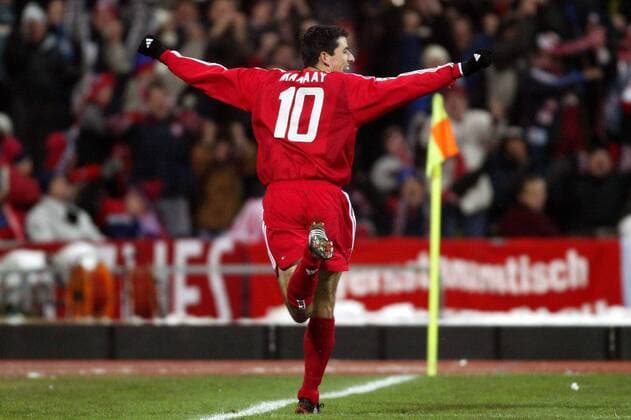Roy Makaay (Bayern) - Torjubel Fußball EC 1 Herren Champions League 2003 2004, Achtelfinale, FC Bayern München, Vdig Einzelbild München Freude,