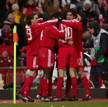Torjubel Bayern, v.li.: Hargreaves, Kuffour, Makaay, Ballack Fußball EC 1 Herren Champions League 2003 2004, Achtelfinale, FC Bayern München, Vdig Gruppe München Freude, Begeisterung,