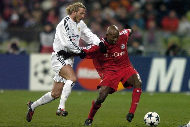 Ze Roberto (Bayern, re.) gegen David Beckham (Real Madrid) Fußball EC 1 Herren Champions League 2003 2004, Achtelfinale, FC Bayern München - Real Madrid 1:1, Vdig Gruppe München Dynamik,