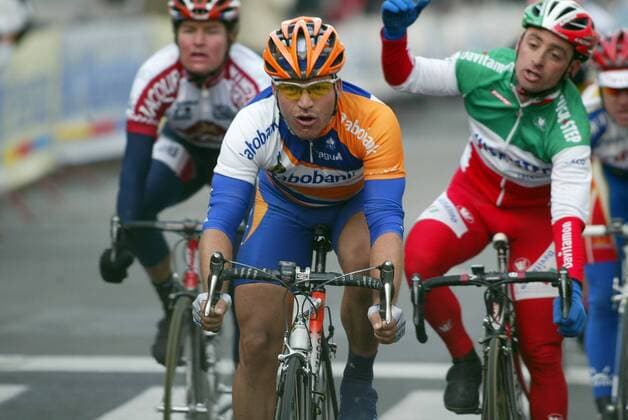 Steven de Jongh (Niederlande Rabobank) gewinnt vor Paolo Bettini (Italien Quick Step Davitamon) Radsport Herren Kuurne-Brüssel-Kuurne 2004, Straßenradsport, Straße, Rad, Vdig Gruppe