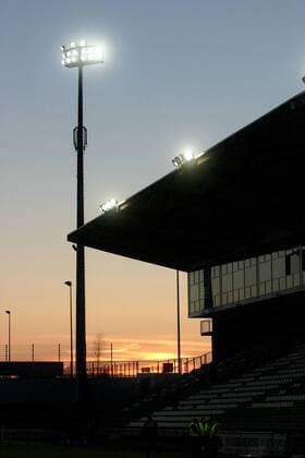 Fußball, Stadiongeschichte VfB Lübeck Sonnenuntergang hinterm Stadion Lohmühle in Lübeck Fußball 2. BL Herren Saison 2003 2004, VfB Lübeck Totale Lübeck