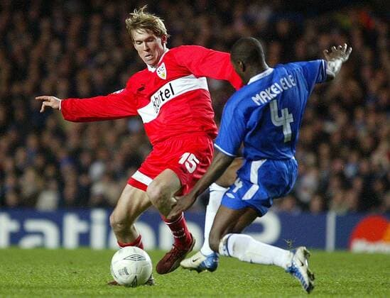 Aliaksandr Hleb (li., Stuttgart) gegen Makelele (Chelsea) Fußball EC 1 Herren Champions League 2003 2004, Achtelfinale, Chelsea FC London - VfB Stuttgart 0:0, Gruppe London Dynamik,