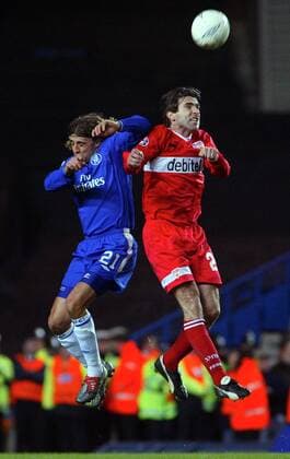 Zvonimir Soldo (re., Stuttgart) gegen Hernan Crespo (Chelsea) Fußball EC 1 Herren Champions League 2003 2004, Achtelfinale, Chelsea FC London - VfB Stuttgart 0:0, Gruppe London Dynamik, Höhe,