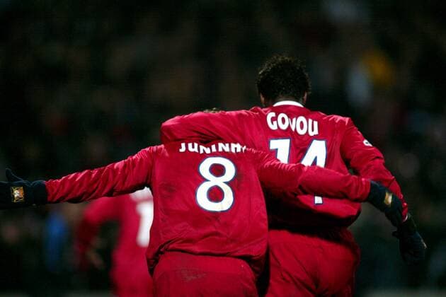 Juninho (li.) und Sidney Govou (beide Lyon) - Torjubel Fußball EC 1 Herren Champions League 2003 2004, Achtelfinale, Olympique Lyonnais, OL, Gruppe Lyon Freude,  