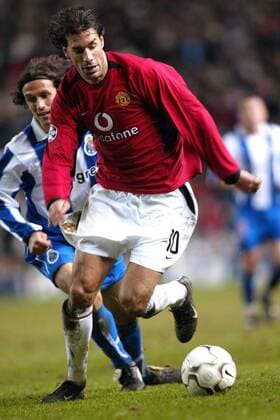 Ruud van Nistelrooy (Manchester United) am Ball Fußball EC 1 Herren Champions League 2003 2004, Achtelfinale, Manchester United, ManU, Einzelbild Manchester Dynamik,  
