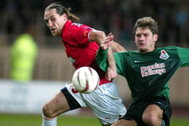 Dado Prso (li., Monaco) gegen Dmitri Sennikov (Lok Moskau) Fußball EC 1 Herren Champions League 2003 2004, Achtelfinale, AS Monaco - Lokomotive Moskau 1:0, Gruppe o0 Lokomotiv Monaco Dynamik,  