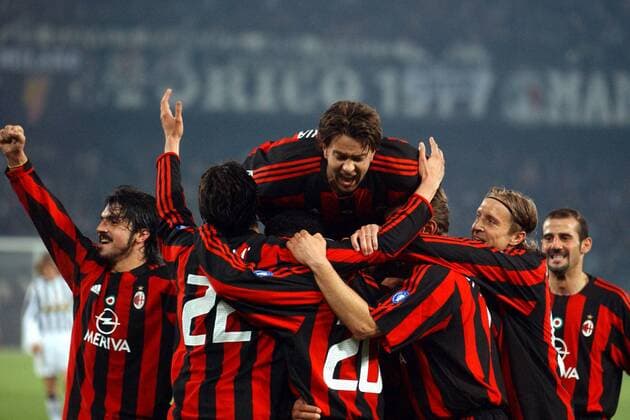 Torjubel Milan v.li.: Gennaro Gattuso (li.), Alessandro Costacurta (oben) und Massimo Ambrosini Fußball Herren Serie A 2003 2004, 1. Italienische Liga, Turin - AC Mailand 1:3 Gruppe Turin Freude, Begeisterung,