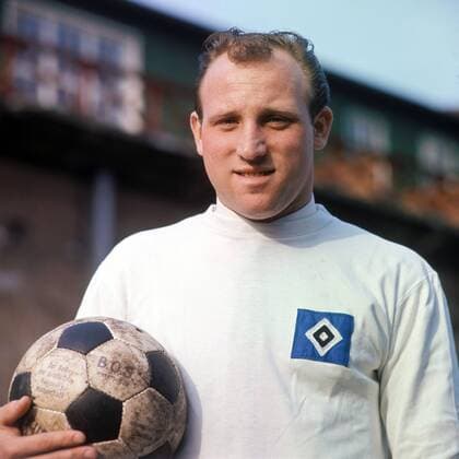 Uwe Seeler (Hamburger SV) Fußball 1. BL Herren DEUTSCHSPRACHIGE SPORTZEITSCHRIFTEN UND -ZEITUNGEN NUR NACH RÜCKSPRACHE, Saison 1963 1964 Porträt Hamburg