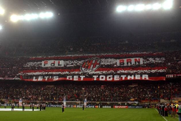 Milan Fans mit einem Riesentransparent: Lets get Together Fußball EC 1 Herren Champions League 2003 2004, AC Mailand, Viertelfinale, Vdig Totale Stadio Giuseppe Meazza, San Siro Mailand