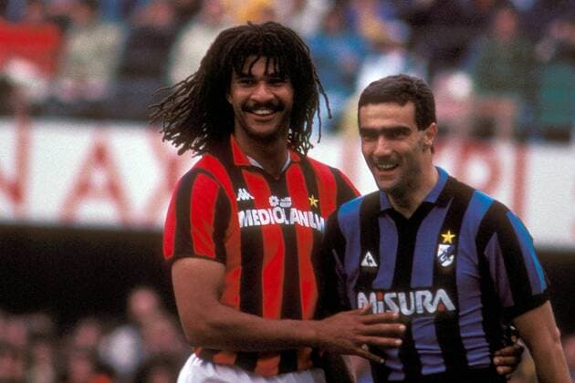 Ruud Gullit (li., Milan) und Giuseppe Bergomi (Inter) Fußball Herren Serie A 1988 1989, 1. Italienische Liga, AC Mailand - FC Internazionale Mailand 0:0 Gruppe Derby, Lokalderby, Ortsderby, Stadtderby Mailand Harmonie,