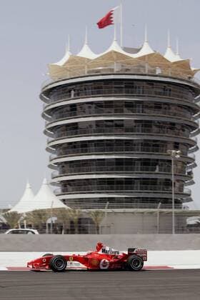 Michael Schumacher (Deutschland Ferrari) in seinem Boliden Motorsport Grand Prix Herren Großer Preis von Bahrain 2004, Formel 1 Weltmeisterschaft, F1, F, GP, WM, Freies Training, Vdig Totale Bahrain Racing Circuit Manama