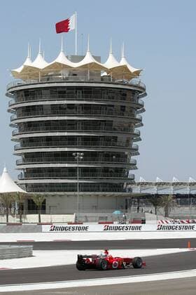 Michael Schumacher (Deutschland Ferrari) in seinem Boliden Motorsport Grand Prix Herren Großer Preis von Bahrain 2004, Formel 1 Weltmeisterschaft, F1, F, GP, WM, Freies Training, Vdig Totale Bahrain Racing Circuit Manama