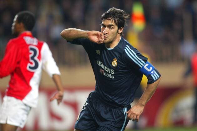 Raul Gonzalez (Real Madrid) - Torjubel Fußball EC 1 Herren Champions League 2003 2004, Viertelfinale, Monaco - Real Madrid 3:1, Einzelbild Monaco Freude,  