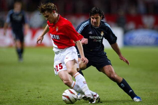 Jerome Rothen (li., Monaco) gegen Luis Figo (Real Madrid) Fußball EC 1 Herren Champions League 2003 2004, Viertelfinale, AS Monaco - Real Madrid 3:1, Gruppe Monaco Dynamik,  