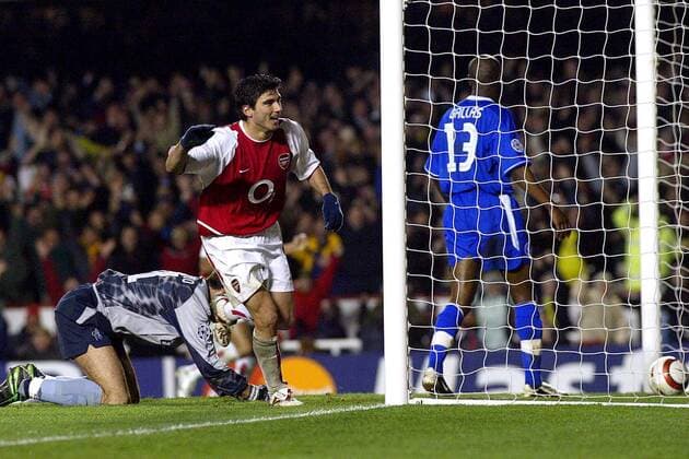 Jose Antonio Reyes (Arsenal) - Torjubel, Torwart Ambrosio (li.) und Gallas (beide Chelsea) sind fassungslos Fußball EC 1 Herren Champions League 2003 2004, Viertelfinale, Arsenal FC London - Chelsea FC London 1:2, Gruppe London Freude,