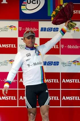 Steffen Wesemann (Deutschland T Mobile) im Trikot des Weltcupführenden bei der Siegerehrung Radsport Herren Amstel Gold Race 2004, Straßenradsport, Straße, Rad Gruppe Limburg Freude,