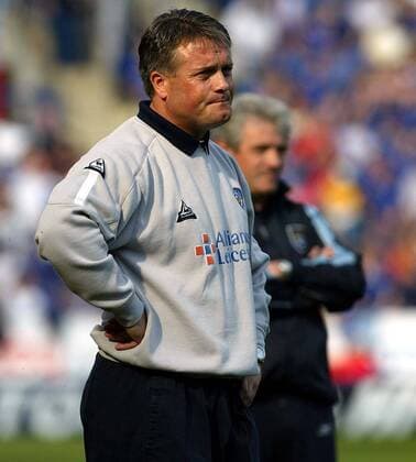 Trainer Micky Adams (Leicester City) skeptisch Fußball Herren English Premier League 2003 2004, 1. Englische Liga, Leicester City Einzelbild Leicester Skepsis,