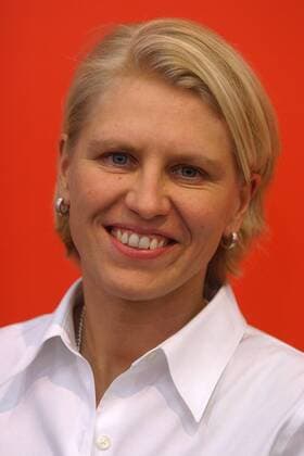 Ex-Fußballspielerin Doris Fitschen (Deutschland) - Mitarbeiterin der DFB-Direktion Abteilung Marketing Fußball Damen Frauenfußball 2004, Frauen, Deutscher Fußballbund Porträt Köln Freude,