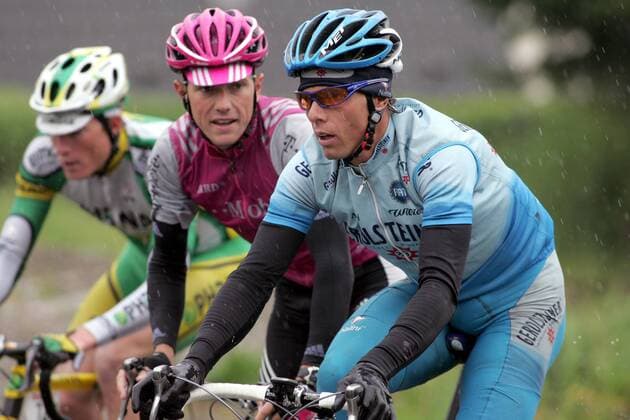 Danilo Hondo (re., Gerolsteiner) von Christian Werner (beide Deutschland T Mobile) beobachtet Radsport Herren Rund um den Henninger Turm 2004, Straßenradsport, Straße, Rad, Vdig Gruppe Frankfurt M.