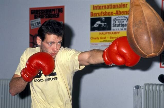 Henry Maske (Deutschland) trainiert am Punchingball Boxen Herren Boxsport 1990, Profiboxen, Halbschwergewicht, Training, Vdia Einzelbild