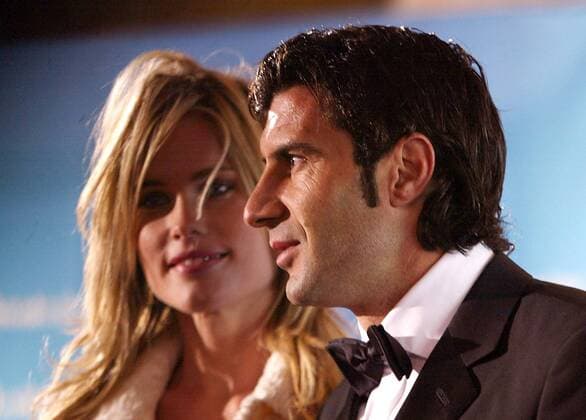 Luis Figo (Portugal Real Madrid) mit seiner Frau Helen Svedin anlässlich der Verleihung des Laureus World Sports Awards 2004 Fußball Herren Laureus World Sports Awards 2004, Sportlerwahl, Ehrung, Sportlerehrung, Sportlerauszeichnung, Vdig Gruppe Award Estoril