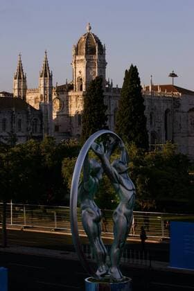 Der Laureus World Sports Awards 2004 vor dem Mosteiro dos Jeronimos de Belem in Lissabon Laureus World Sports Awards 2004, Sportlerwahl, Ehrung, Sportlerehrung, Sportlerauszeichnung, Vdig Totale Award