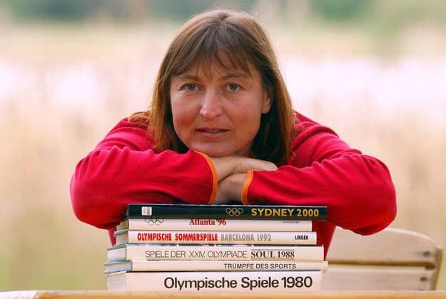 Birgit Fischer (Deutschland) träumt von einer erneuten Olympiateilnahme Kanu Damen Shooting 2004, Fotoshooting, Fototermin, Kanusport, Kajak Einzelbild Bollmannsruh