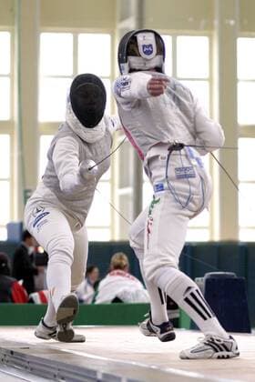 Simone Bauer (Deutschland, hi.) gegen Valentina Vezzali (Italien) Fechten Damen Sparkassen Cup 2004, Welt-Cup, Weltcup, Worldcup, World, WC, Florett, Florettfechten, Fechtsport Gruppe Leipzig