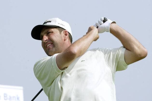 Jose Maria Olazabal (Spanien) schaut skeptisch seinem Schlag hinterher Golf Herren Deutsche Bank SAP Open 2004, Golfen, PGA European Tour, TPC of Europe, Vdig Einzelbild St. Leon-Rot Heidelberg Skepsis,